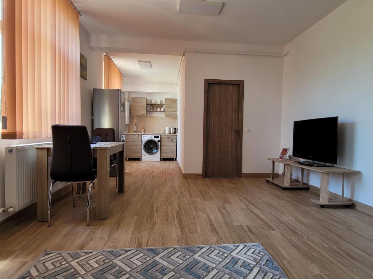 Apartamente Livada Râmnicu Vâlcea Buitenkant foto