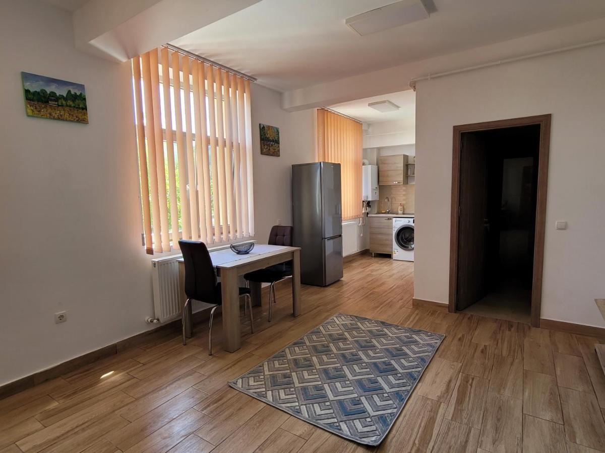 Apartamente Livada Râmnicu Vâlcea Buitenkant foto