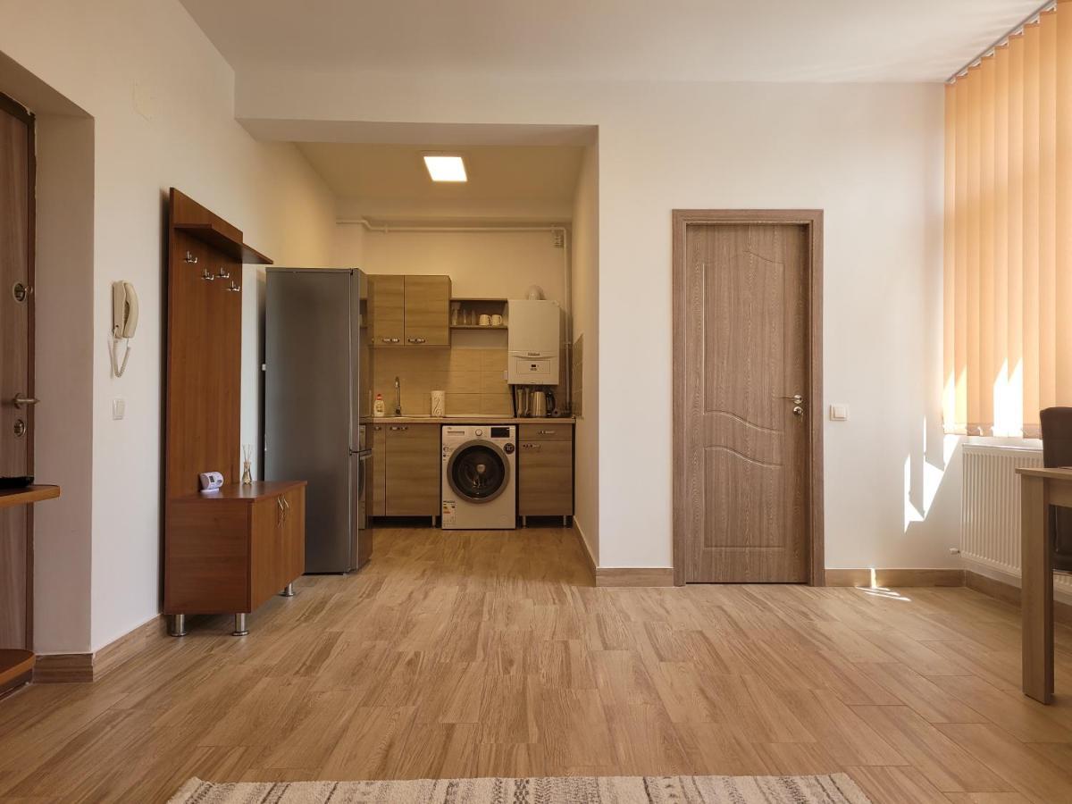 Apartamente Livada Râmnicu Vâlcea Buitenkant foto