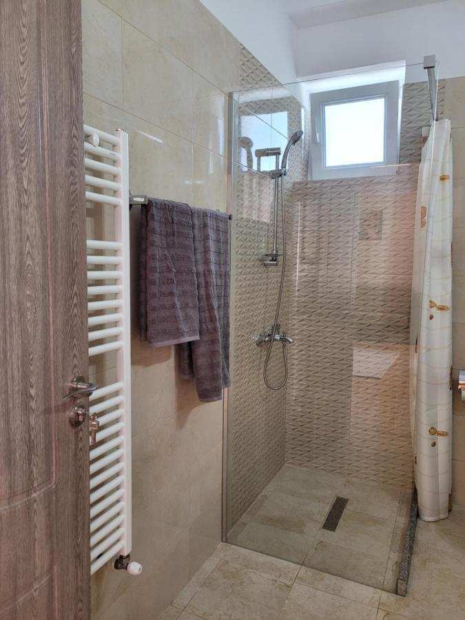 Apartamente Livada Râmnicu Vâlcea Buitenkant foto