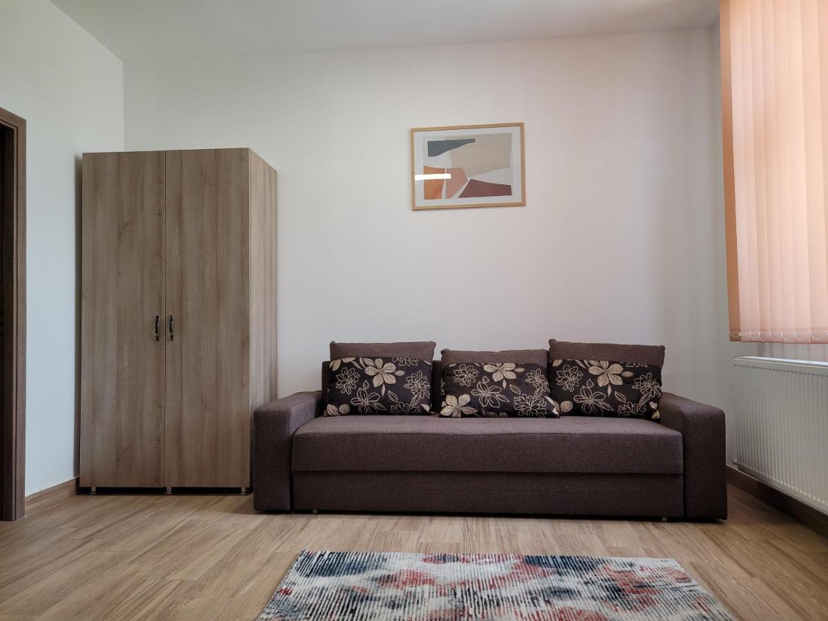 Apartamente Livada Râmnicu Vâlcea Buitenkant foto