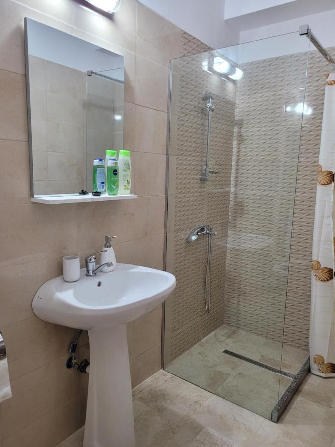 Apartamente Livada Râmnicu Vâlcea Buitenkant foto