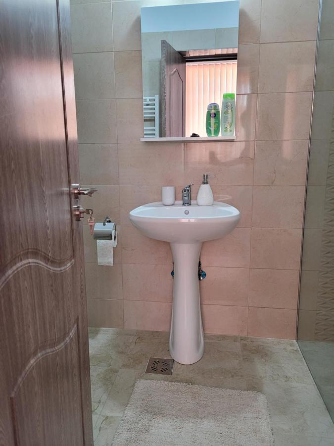 Apartamente Livada Râmnicu Vâlcea Buitenkant foto