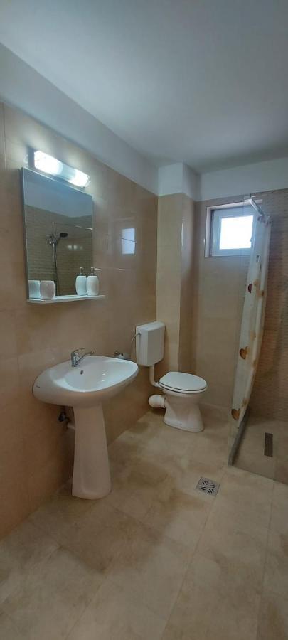 Apartamente Livada Râmnicu Vâlcea Buitenkant foto